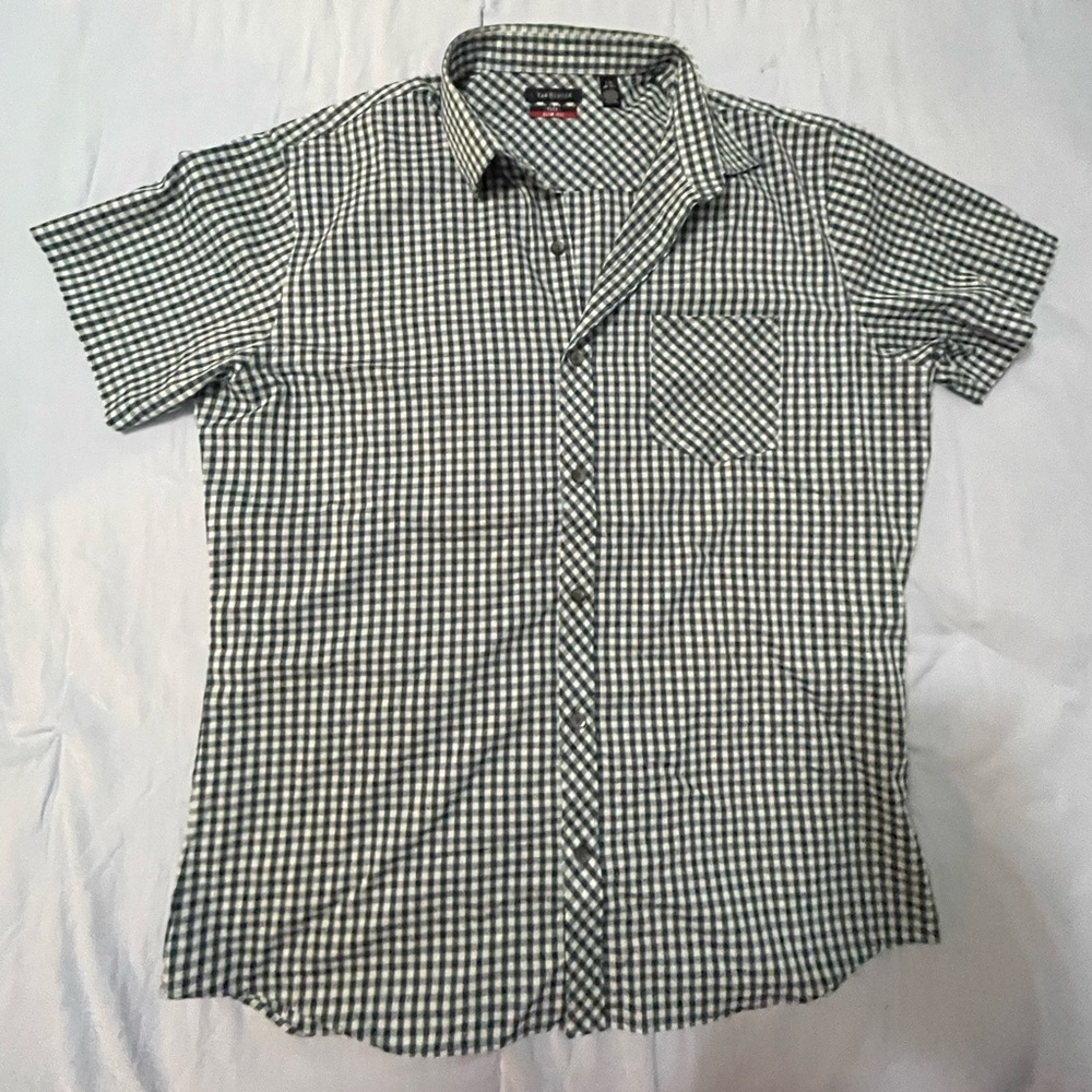 Van Heusen sz L shirt sleeve button down